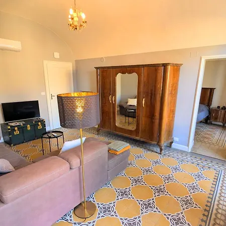 Casa Di Mike Daire Vignale