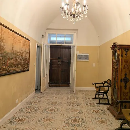 Casa Di Mike Daire Vignale