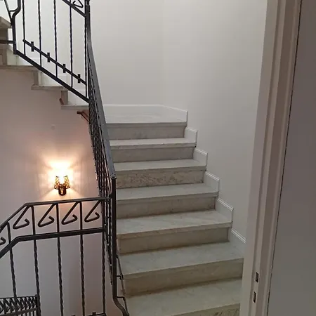 Casa Di Mike Daire Vignale